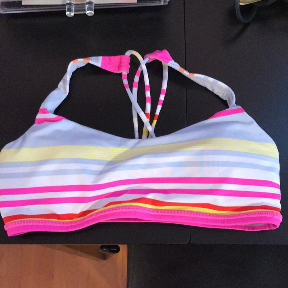 Lululemon sports bra size 6